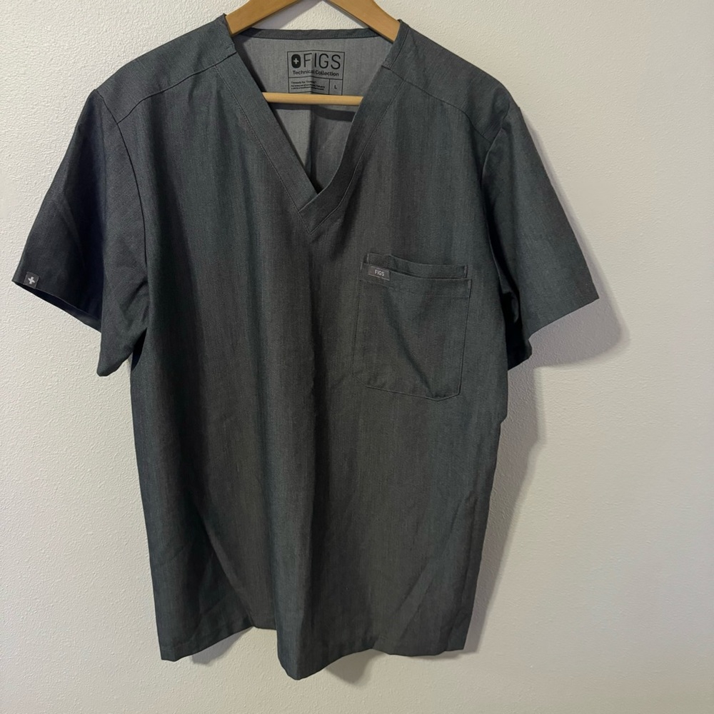 Figs Leon Three-Pocket Scrub Top Graphite Gray V Neck Medical-Large